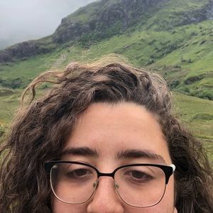 Meet your Posher, Simone